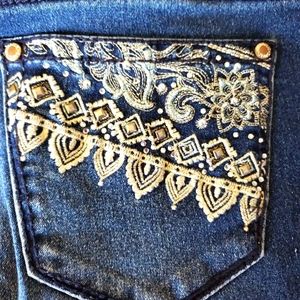 BEAUTIFUL JEANS WITH EMBROIDERY AND SIDE ZIPPERS